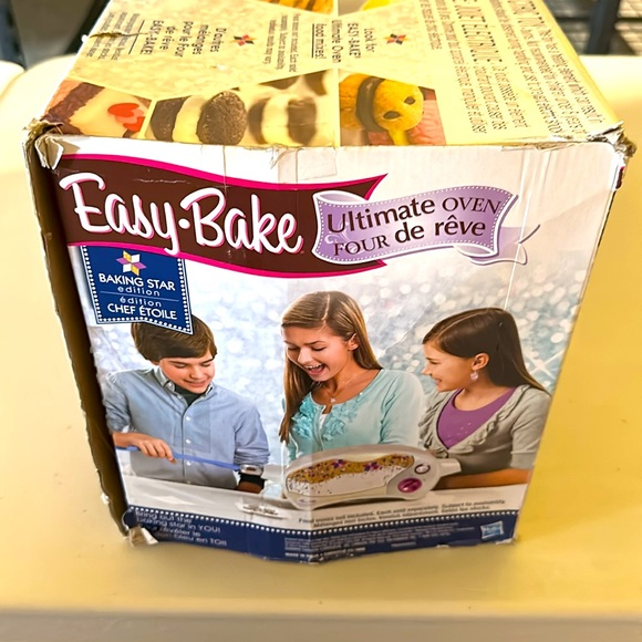 Easy-Bake Ultimate Oven Baking Star Edition - Picture 6 of 6